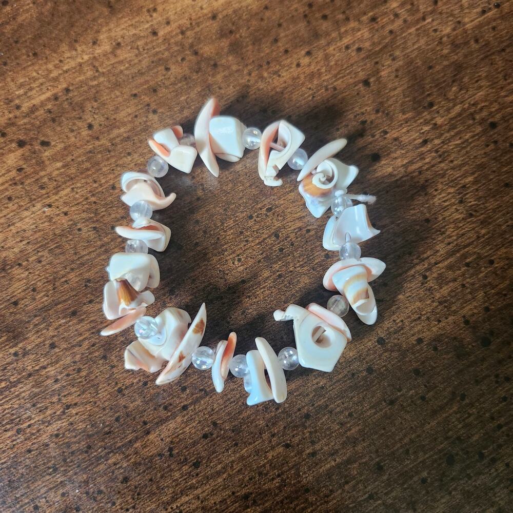 Natural Spiral Seashell Chip Bracelet Clear Beaded Stretch Coastal Beach Boho